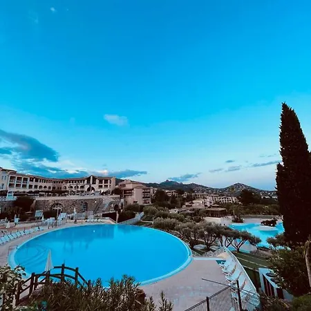 Cap Esterel Vue Piscine Et Ref C2 308